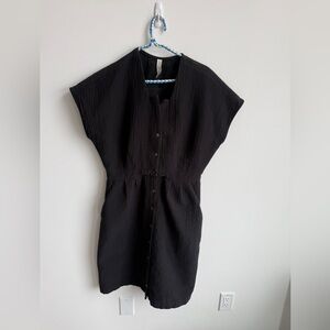 Eva Gravel black dress
Large
Made in Canada